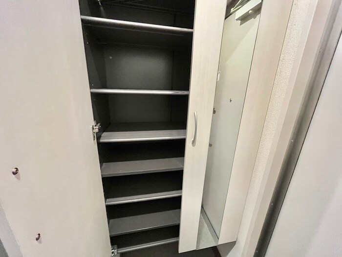 物件内観写真15　(靴箱)