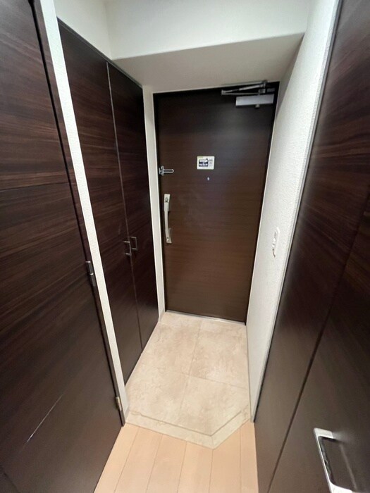 物件内観写真8　(玄関)