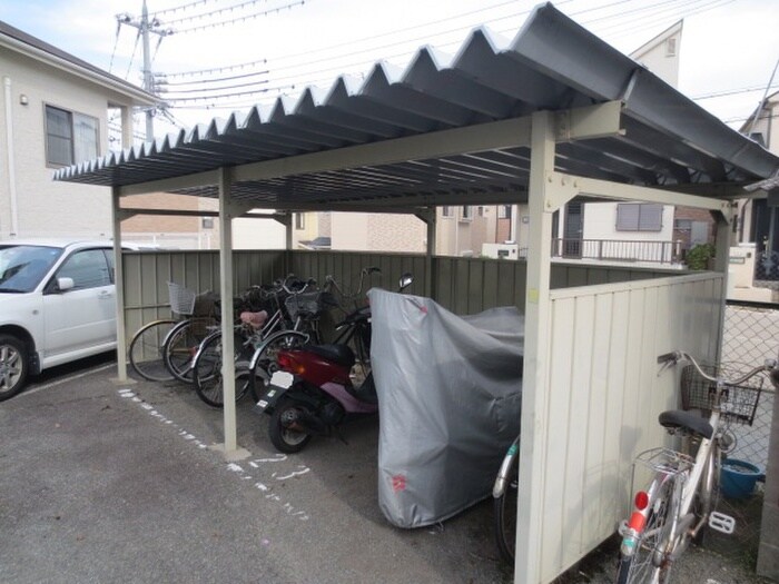 物件外観写真3　(駐輪場)