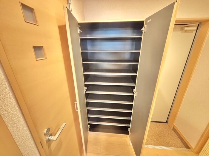 物件内観写真17　(靴箱)