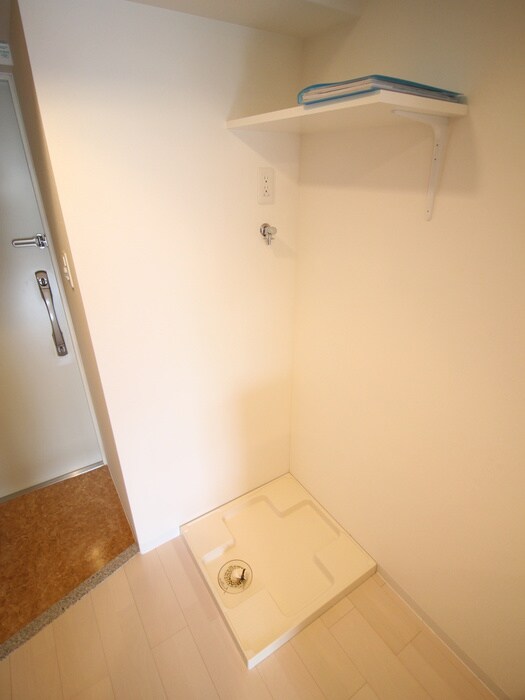 物件内観写真15　(洗濯機置場)