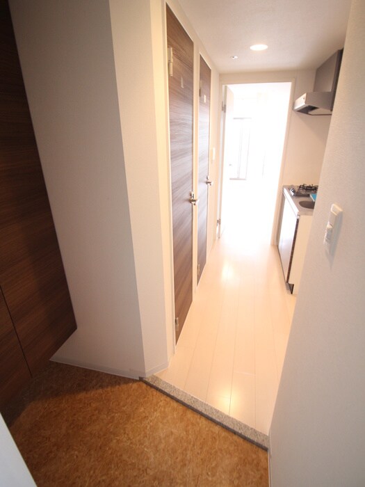 物件内観写真18　(玄関)