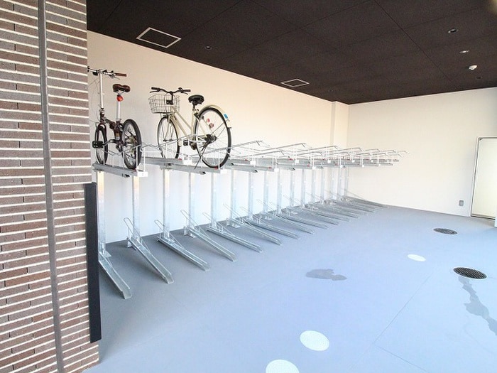 物件外観写真3　(駐輪場)