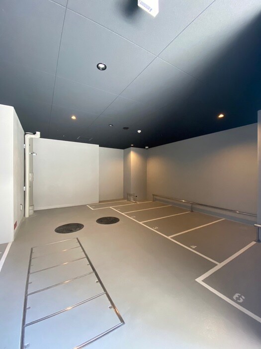 物件外観写真5　(バイク置き場)