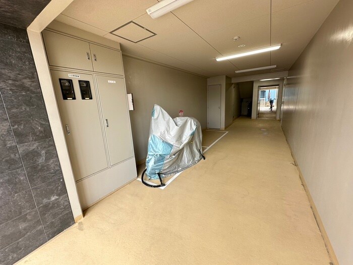 物件外観写真5　(バイク置き場)