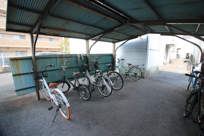 物件外観写真3　(駐輪場)