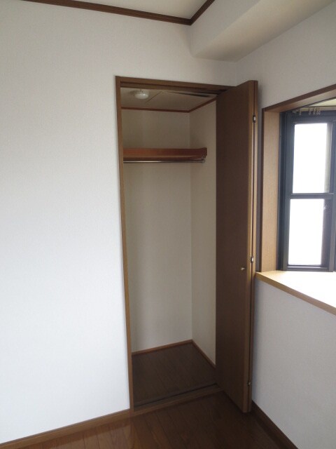 物件内観写真13　(収納)