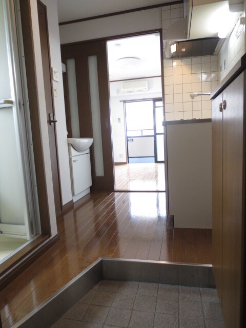 物件内観写真15　(玄関)