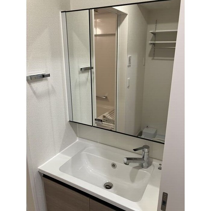 物件内観写真11　(洗面)