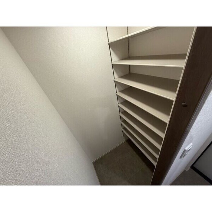 物件内観写真15　(靴箱)