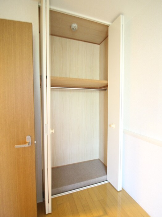 物件内観写真12　(収納)