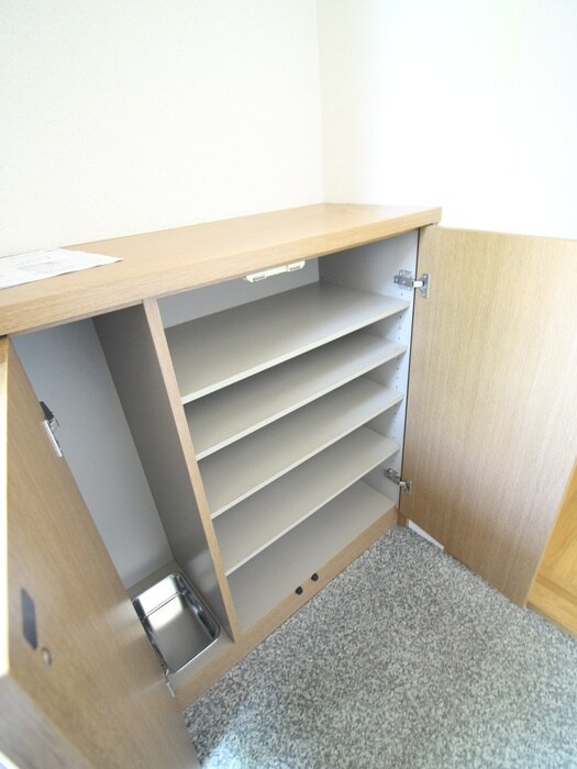 物件内観写真15　(靴箱)