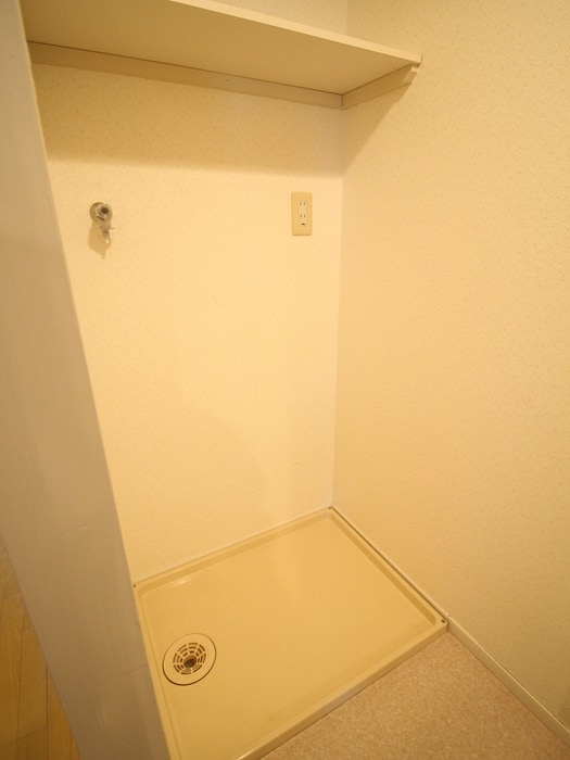 物件内観写真17　(洗濯機置場)