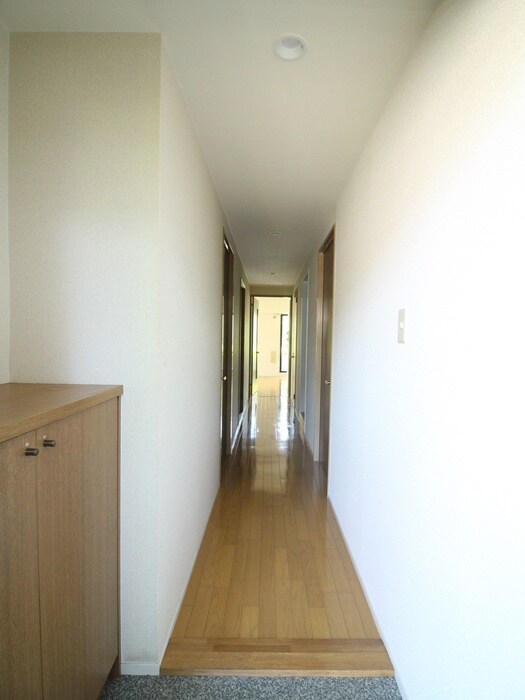 物件内観写真18　(廊下)