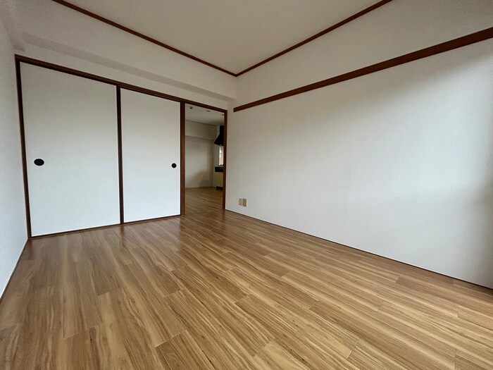 物件内観写真8　(居室)