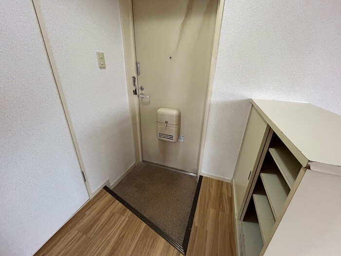 物件内観写真15　(玄関)