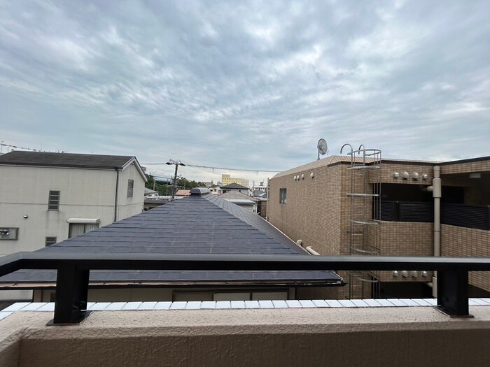 物件内観写真16　(室内からの展望)