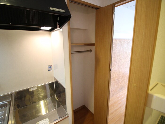 物件内観写真12　(収納)