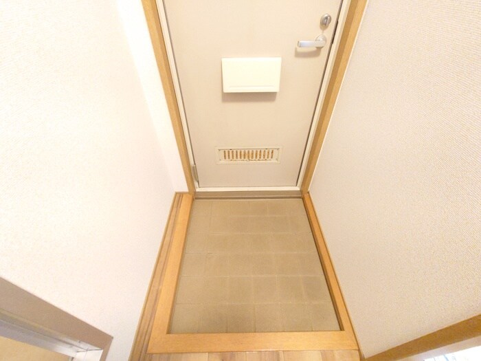 物件内観写真17　(玄関)
