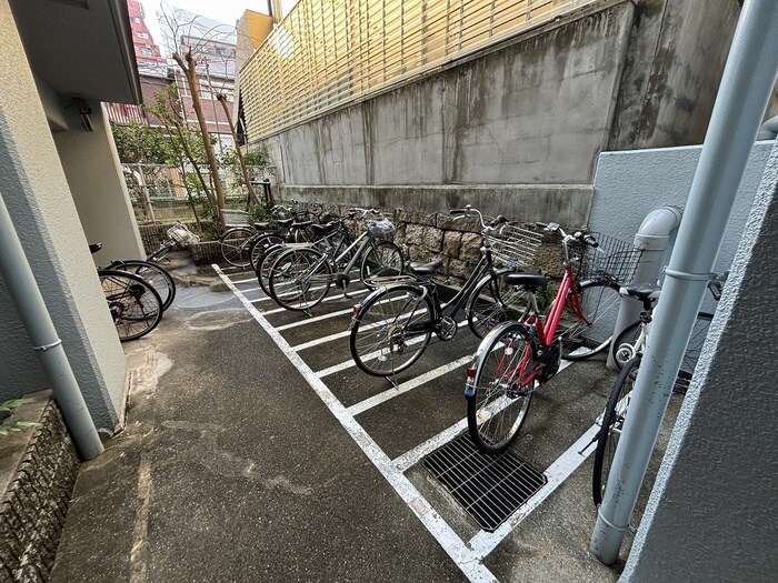 物件外観写真6　(駐輪場)