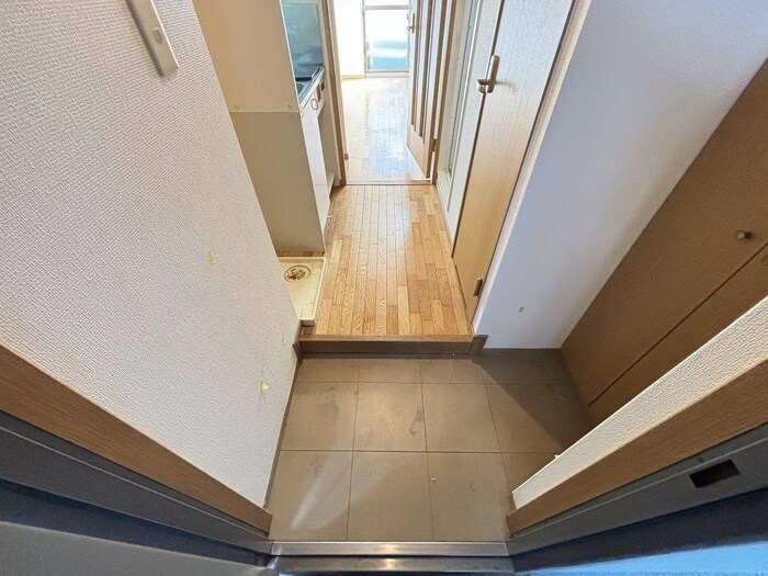 物件内観写真15　(玄関)