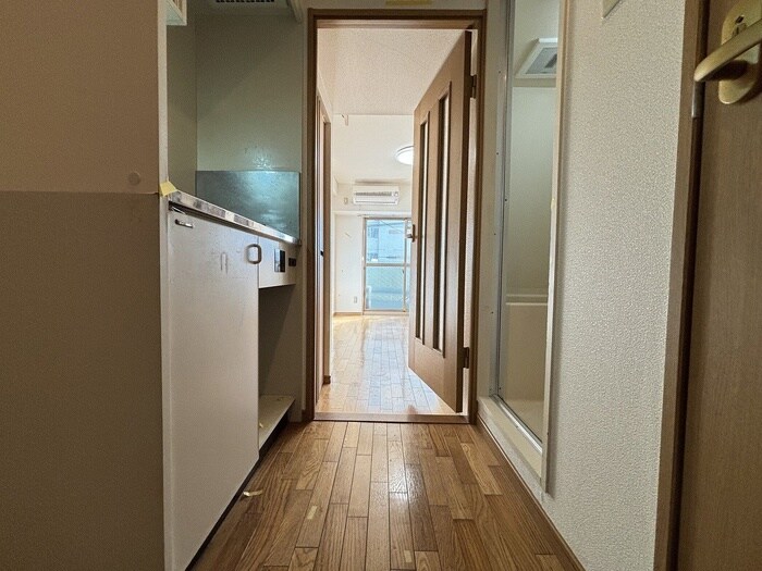 物件内観写真19　(廊下)