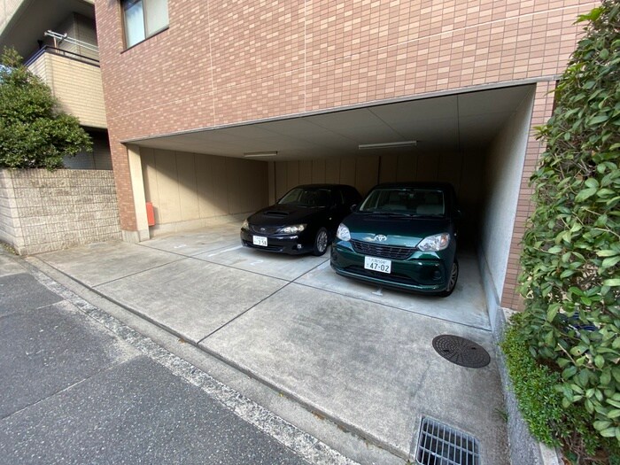 物件外観写真4　(駐車場)