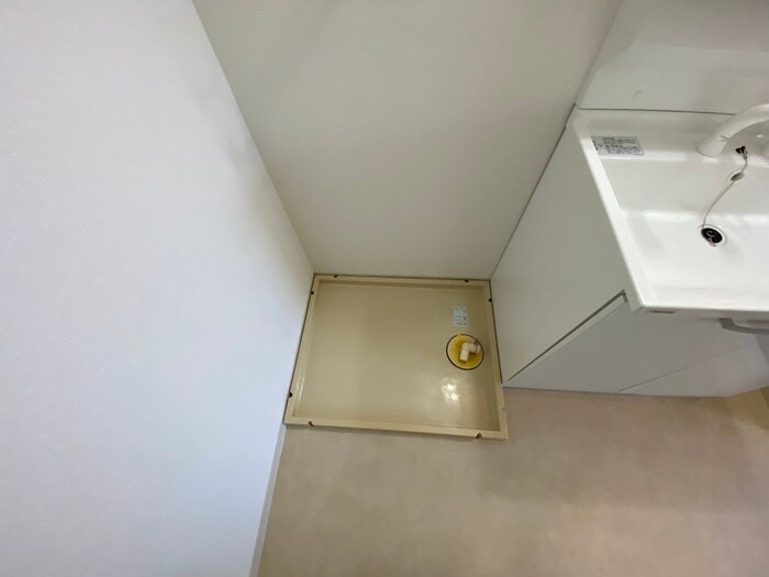 物件内観写真10　(洗濯機置場)