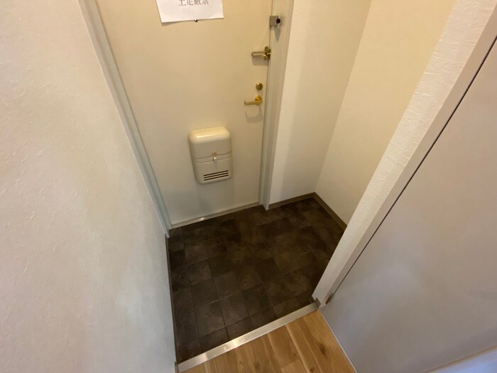 物件内観写真16　(玄関)