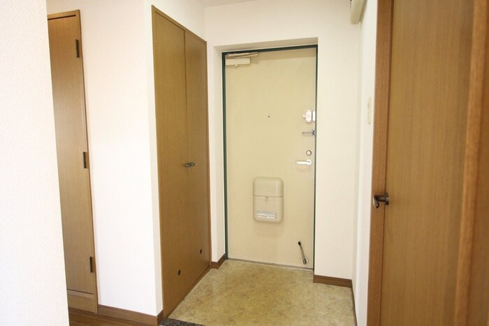 物件内観写真15　(玄関)