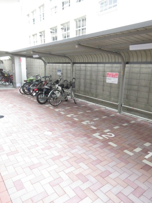 物件外観写真3　(駐輪場)