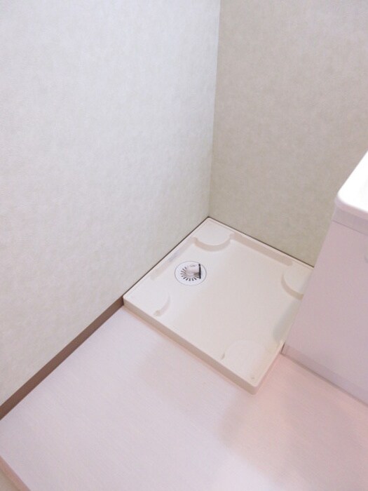 物件内観写真12　(洗濯機置場)