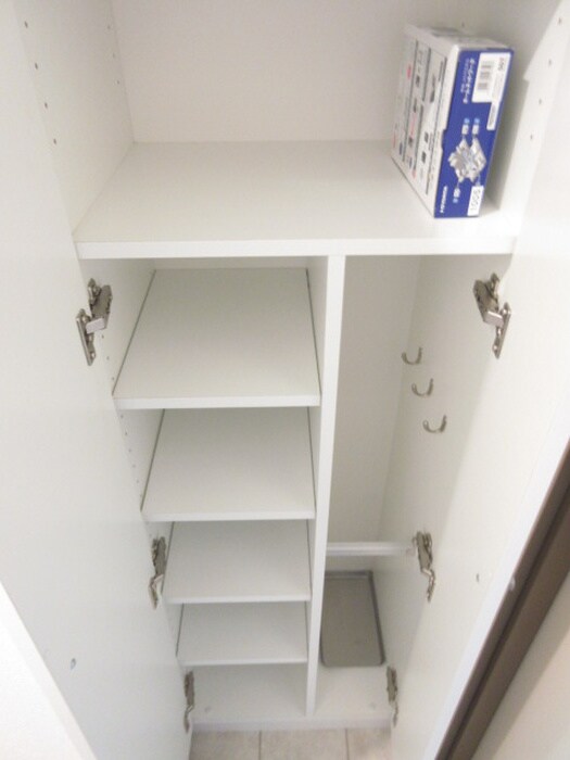 物件内観写真13　(靴箱)