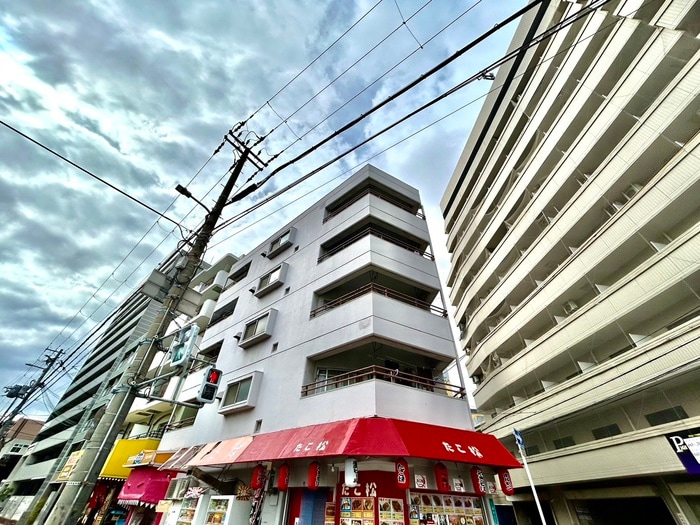 松本マンションの物件外観写真