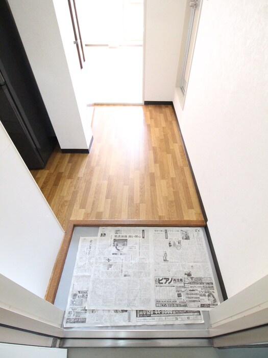 物件内観写真13　(玄関)