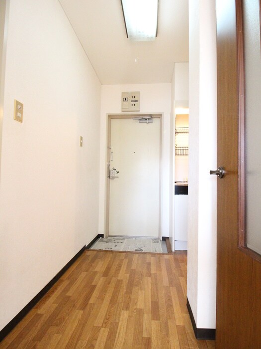 物件内観写真14　(廊下)