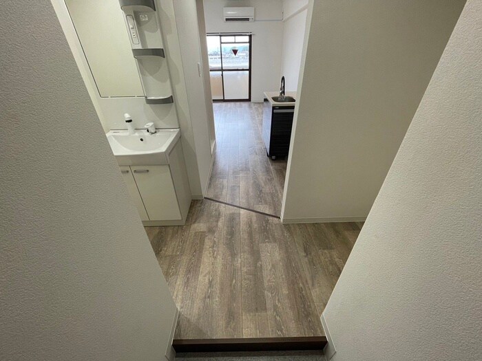 物件内観写真20　(廊下)