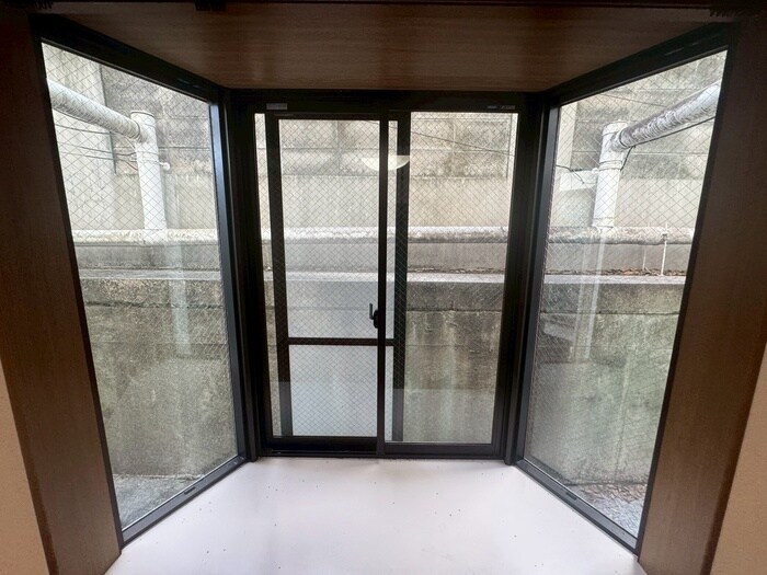 物件内観写真14　(室内からの展望)