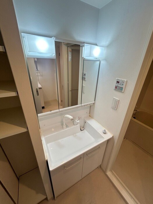 物件内観写真12　(洗面)