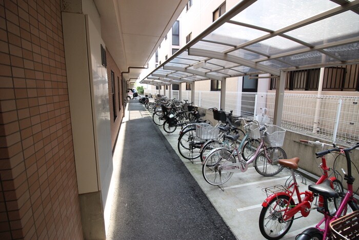 物件外観写真6　(駐輪場)
