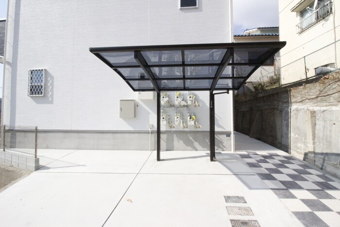 物件外観写真4　(駐輪場)