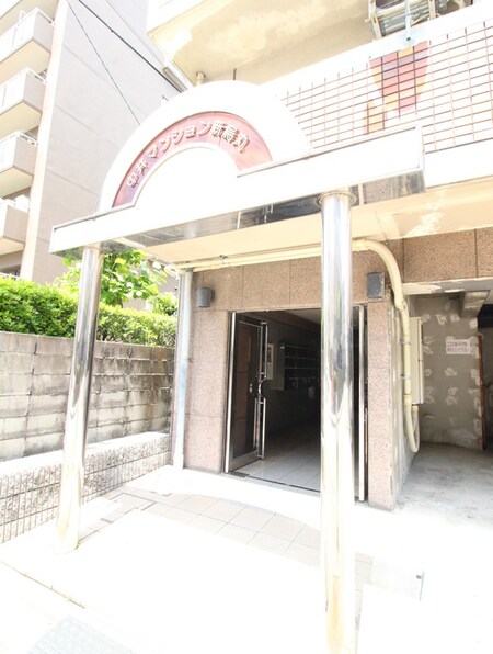 中井マンション新烏丸外観写真