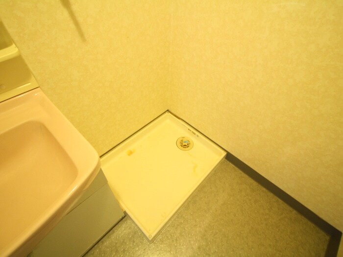 物件内観写真11　(洗濯機置場)