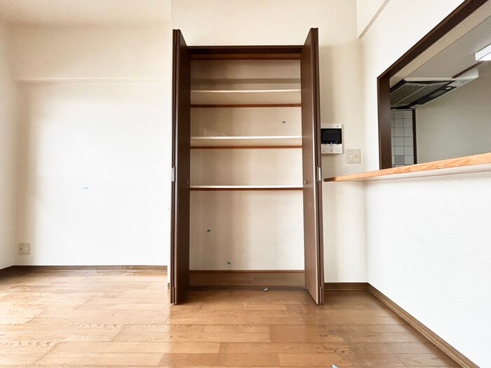 物件内観写真15　(収納)