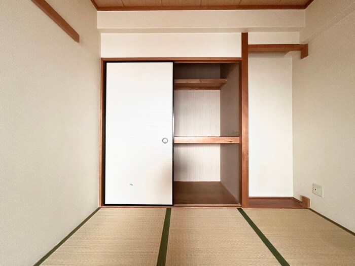 物件内観写真16　(収納)