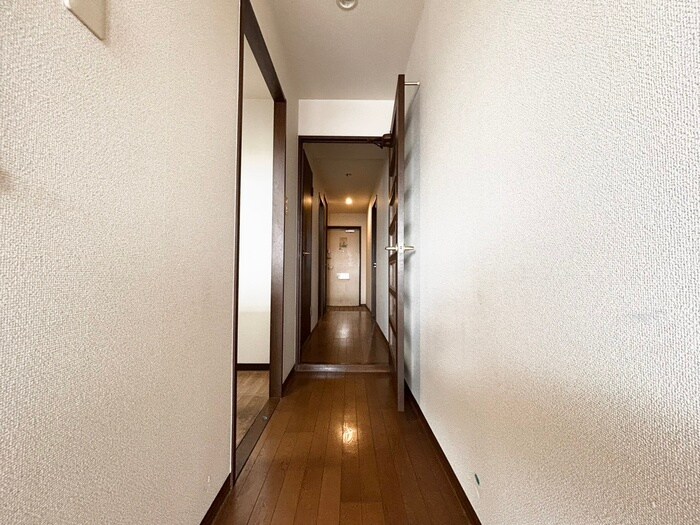 物件内観写真19　(廊下)