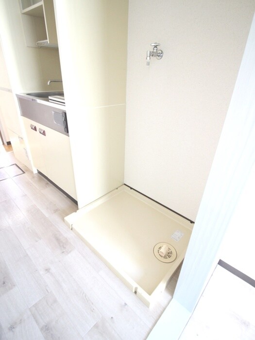 物件内観写真11　(洗濯機置場)