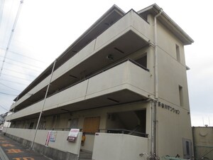 長谷川マンション外観写真