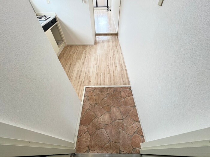 物件内観写真16　(玄関)