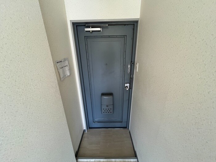 物件内観写真7　(玄関)